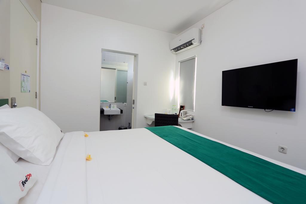 Reddoorz Near Pantai Jerman Hotel Kuta  Room photo